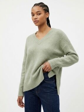 H&M Light Sage V-Neck Pullover Sweater